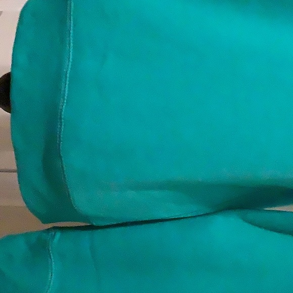 Female’s medium green sweatshirt. NWOT. - Picture 10 of 11